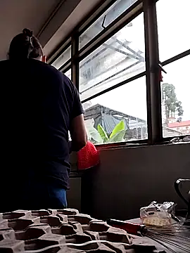 Seet Hanna online show from 10/05/25, 03:58