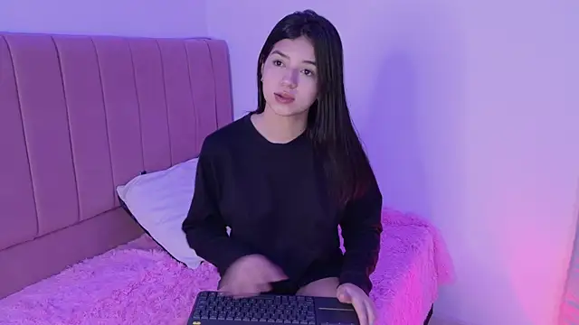 Snapshot of eva_sin18 chatting on 03/18/25, 12:08 eva sin18 online show from 03/18/25, 12:08