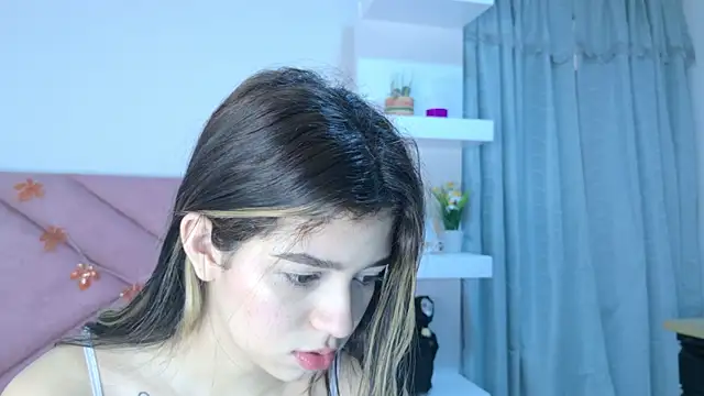 Snapshot of eva_sin18 chatting on 12/04/25, 11:15 eva sin18 online show from 12/04/25, 11:15