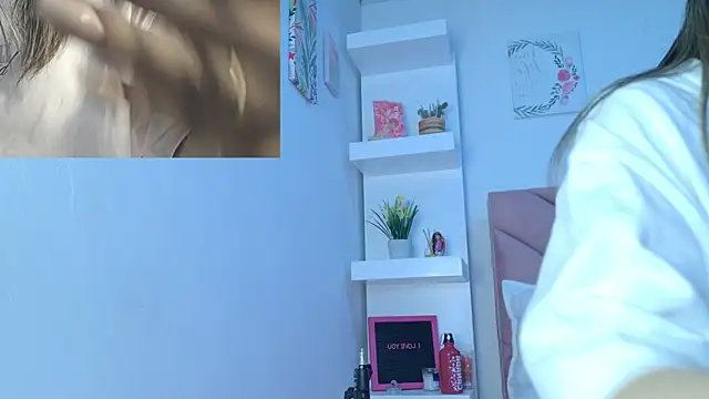 Snapshot of eva_sin18 chatting on 09/10/25, 01:26 eva sin18 online show from 09/10/25, 01:26