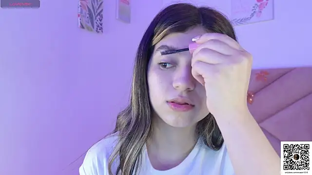 Snapshot of eva_sin18 chatting on 10/23/25, 11:14 eva sin18 online show from 10/23/25, 11:14