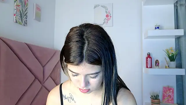 Snapshot of eva_sin18 chatting on 10/12/25, 12:34 eva sin18 online show from 10/12/25, 12:34