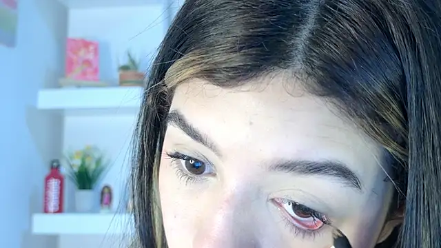 Snapshot of eva_sin18 chatting on 10/06/25, 11:16 eva sin18 online show from 10/06/25, 11:16