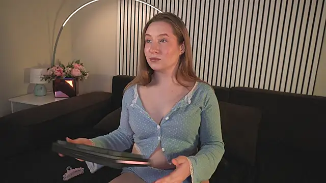 Snapshot of saint_trisha chatting on 02/28/26, 08:41 saint trisha online show from 02/28/26, 08:41