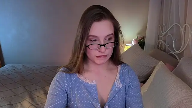 Snapshot of saint_trisha chatting on 02/13/26, 08:31 saint trisha online show from 02/13/26, 08:31