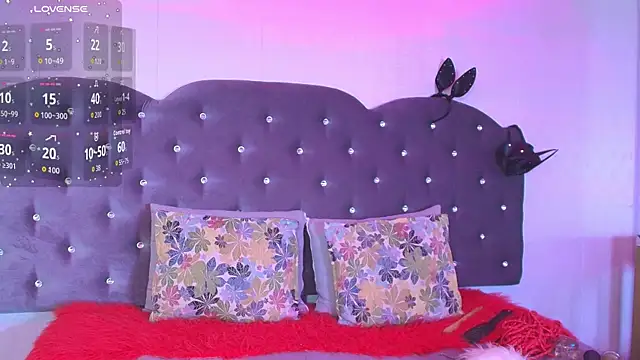 Lia Valmont online show from 11/20/25, 12:17