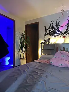 Lia Valmont online show from 04/11/26, 03:25