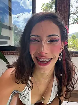 Lia Valmont online show from 04/07/26, 07:59