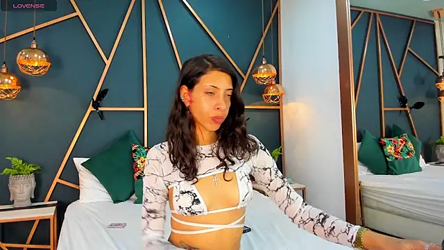 Lia Valmont online show from 03/07/26, 03:50