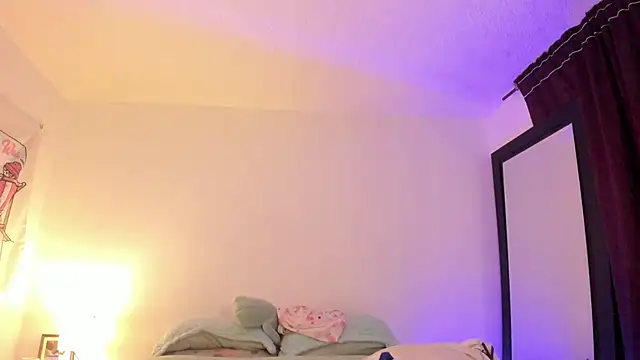 Snapshot of Alessamoth chatting on 02/21/26, 04:20 Alessamoth online show from 02/21/26, 04:20