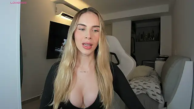 Danyblonde  online show from 12/17/25, 02:05