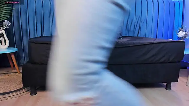 Snapshot of roxy_hell chatting on 09/21/25, 12:10 roxy hell online show from 09/21/25, 12:10