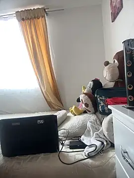 VictoriaGerard Pink online show from 10/24/25, 03:44