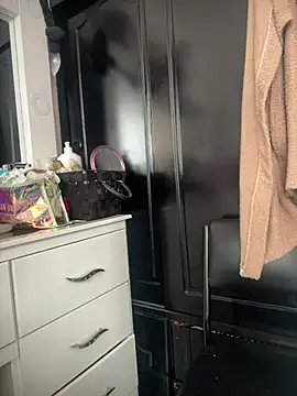 VictoriaGerard Pink online show from 03/27/26, 05:25