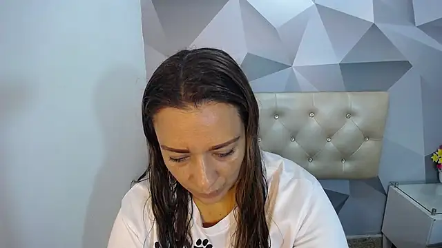 Snapshot of Milf-Prettyboobs chatting on 11/15/25, 10:52 Milf-Prettyboobs online show from 11/15/25, 10:52