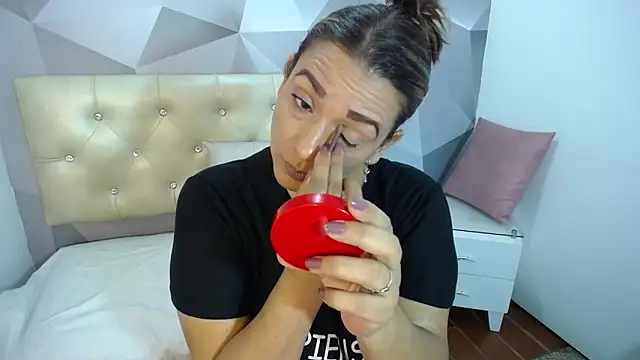 Snapshot of Milf-Prettyboobs chatting on 10/27/25, 11:11 Milf-Prettyboobs online show from 10/27/25, 11:11