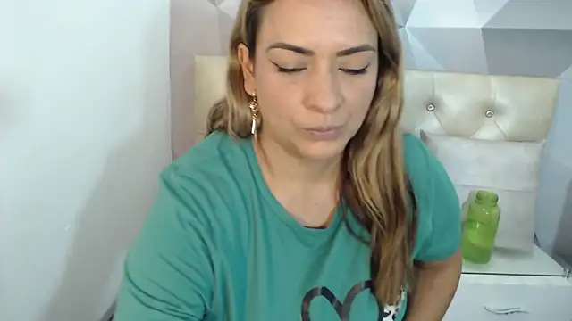 Milf-Prettyboobs online show from 02/10/26, 10:58