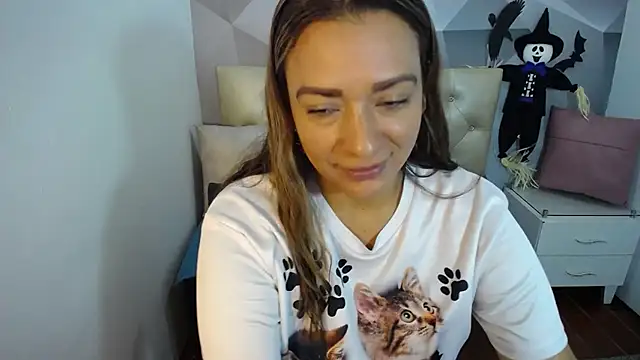 Snapshot of Milf-Prettyboobs chatting on 10/31/25, 11:07 Milf-Prettyboobs online show from 10/31/25, 11:07