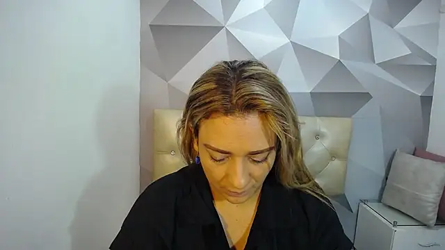 Milf-Prettyboobs online show from 12/20/25, 10:51