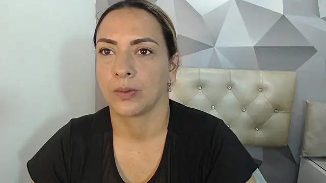 Milf-Prettyboobs online show from 04/10/26, 10:55