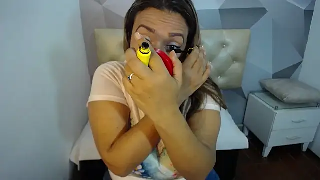 Snapshot of Milf-Prettyboobs chatting on 11/26/25, 10:48 Milf-Prettyboobs online show from 11/26/25, 10:48