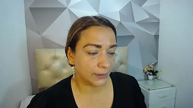 Snapshot of Milf-Prettyboobs chatting on 11/10/25, 10:53 Milf-Prettyboobs online show from 11/10/25, 10:53