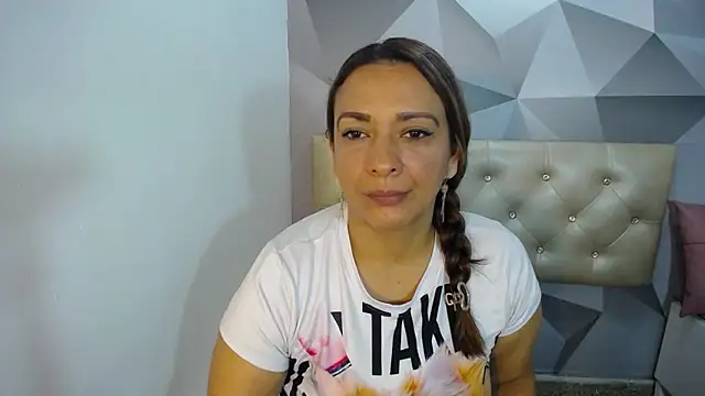 Snapshot of Milf-Prettyboobs chatting on 12/03/25, 10:58 Milf-Prettyboobs online show from 12/03/25, 10:58