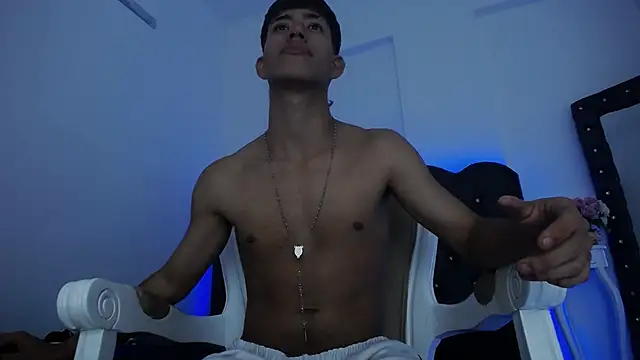 dareck 18 online show from 03/13/25, 07:20