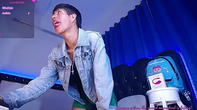 dareck 18 online show from 09/30/25, 12:11