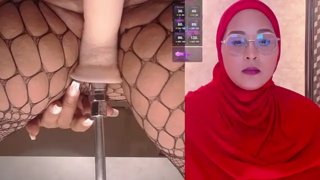 Snapshot of BBWHijab chatting on 02/25/26, 10:31 BBWHijab online show from 02/25/26, 10:31