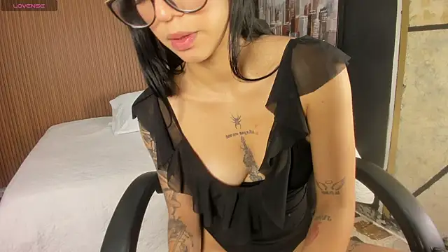 NaomiFrost online show from 04/28/26, 01:04