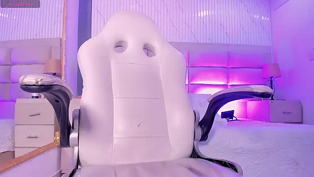 Snapshot of NaomiFrost chatting on 01/31/26, 07:12 NaomiFrost online show from 01/31/26, 07:12