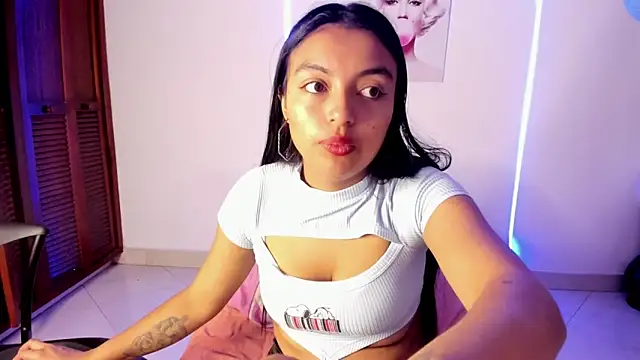 sweet cinamon online show from 10/05/25, 01:35