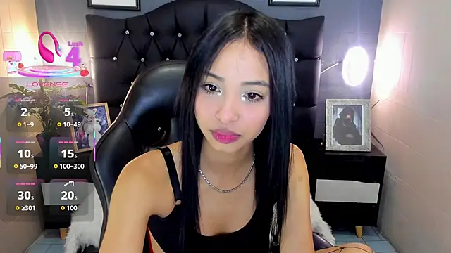 Snapshot of Lissandra_18 chatting on 11/08/25, 04:16 Lissandra 18 online show from 11/08/25, 04:16