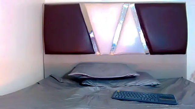 Snapshot of alexsandra_kiss chatting on 11/06/25, 11:14 alexsandra kiss online show from 11/06/25, 11:14