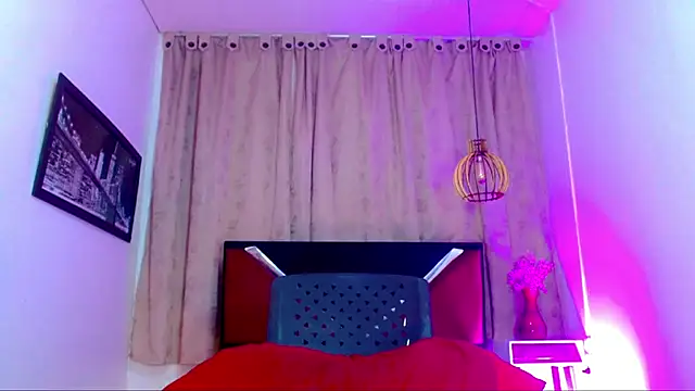 Snapshot of alexsandra_kiss chatting on 06/26/26, 11:27 alexsandra kiss online show from 06/26/26, 11:27