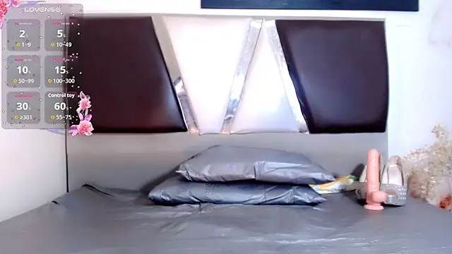 Snapshot of alexsandra_kiss chatting on 10/30/25, 11:19 alexsandra kiss online show from 10/30/25, 11:19