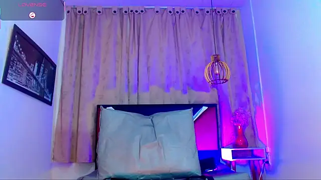 Snapshot of alexsandra_kiss chatting on 06/23/26, 11:30 alexsandra kiss online show from 06/23/26, 11:30