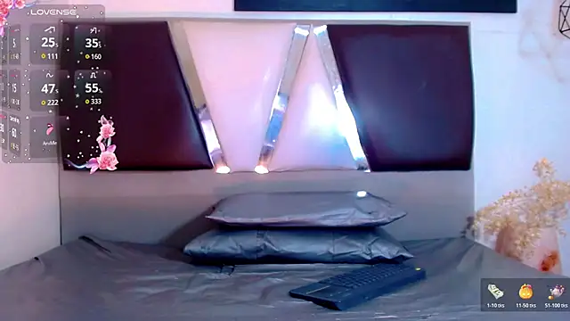 Snapshot of alexsandra_kiss chatting on 10/29/25, 11:20 alexsandra kiss online show from 10/29/25, 11:20