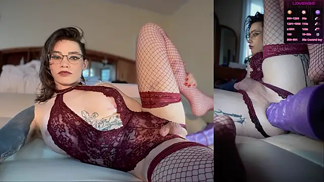 Snapshot of Lena_Vesper chatting on 10/03/25, 10:00 Lena Vesper online show from 10/03/25, 10:00