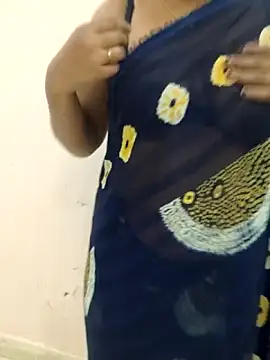 Snapshot of priya_00143 chatting on 01/06/26, 06:50 priya 00143 online show from 01/06/26, 06:50