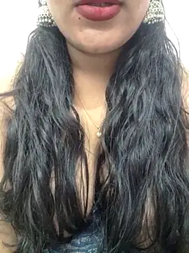 Snapshot of priya_00143 chatting on 02/14/26, 07:14 priya 00143 online show from 02/14/26, 07:14