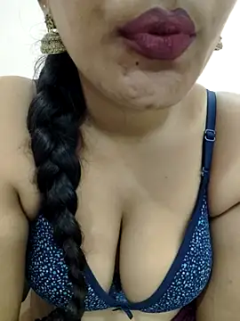 priya 00143 online show from 11/01/25, 04:56