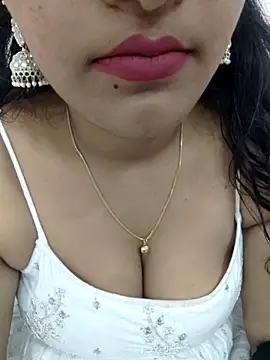 priya 00143 online show from 11/25/25, 04:02