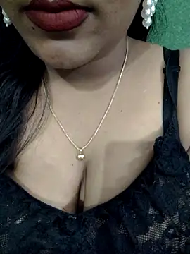 priya 00143 online show from 04/23/26, 05:03
