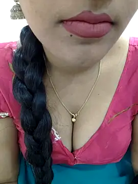 priya 00143 online show from 12/19/25, 07:00