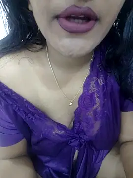 Snapshot of priya_00143 chatting on 10/26/25, 12:44 priya 00143 online show from 10/26/25, 12:44