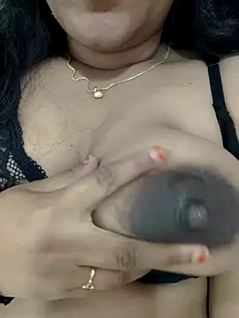 Snapshot of priya_00143 chatting on 02/15/26, 12:26 priya 00143 online show from 02/15/26, 12:26