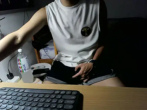 Snapshot of mak_mark92 chatting on 10/19/25, 05:59 mak mark92 online show from 10/19/25, 05:59