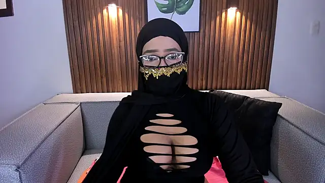 Snapshot of Sasha_Anaan chatting on 03/17/25, 08:51 Sasha Anaan online show from 03/17/25, 08:51